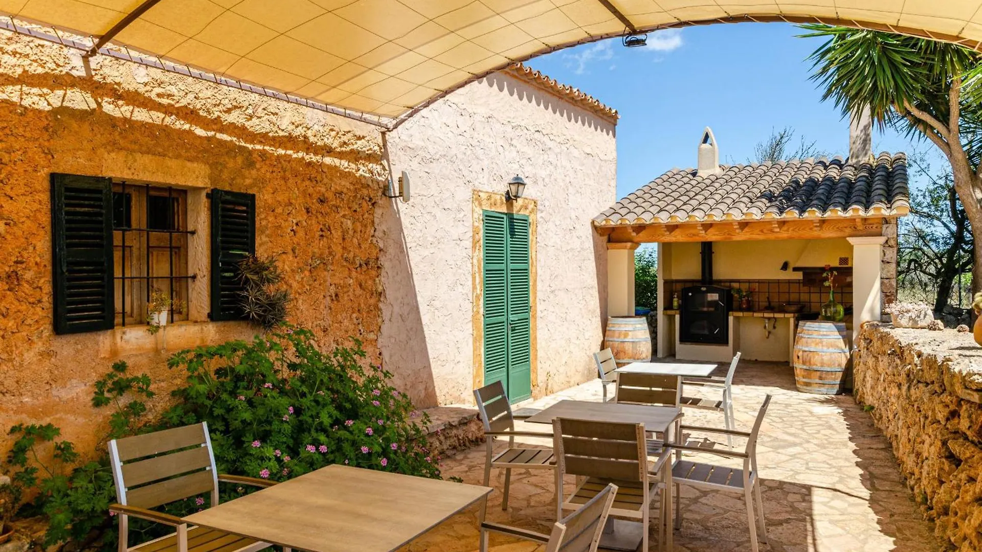 Yourhouse Agroturismo Can Porreti La Figuera Lloret de Vistalegre 0*,